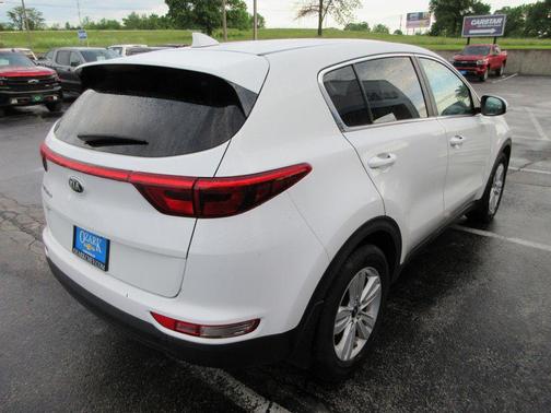 Clear White 2017 Kia Sportage LX