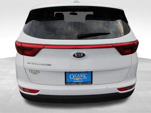 Clear White 2017 Kia Sportage LX
