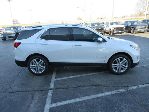 Iridescent Pearl Tricoat 2019 Chevrolet Equinox Premier w/2LZ