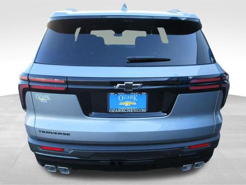 Sterling Gray Metallic 2026 Chevrolet Traverse LT