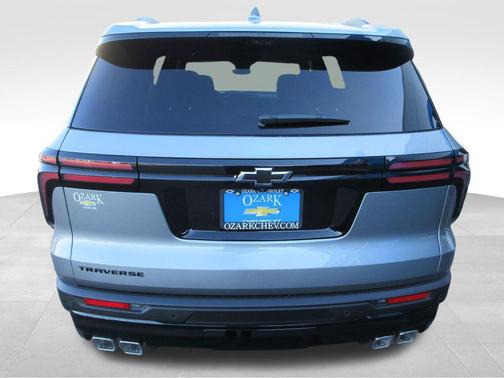 Sterling Gray Metallic 2026 Chevrolet Traverse LT