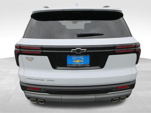 Polar White 2026 Chevrolet Traverse LT