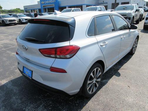 Symphony Air Silver 2018 Hyundai Elantra GT Base