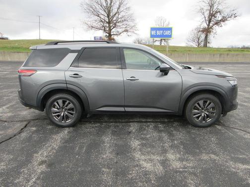 2022 Nissan Pathfinder SV 4WD