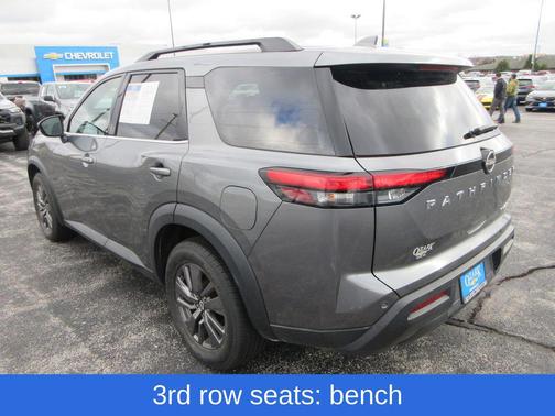 2022 Nissan Pathfinder SV 4WD