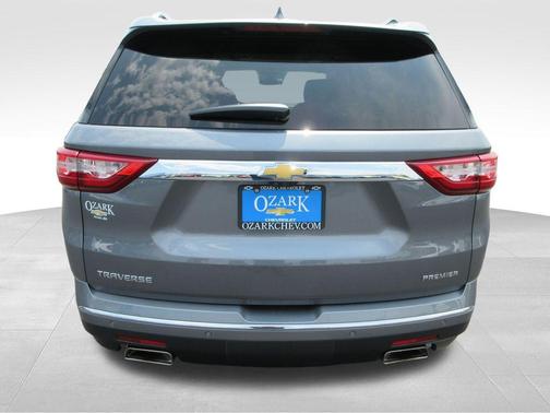Satin Steel Metallic 2021 Chevrolet Traverse Premier