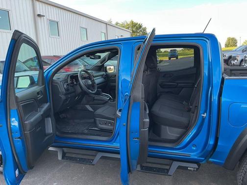 Glacier Blue Metallic 2024 Chevrolet Colorado Trail Boss