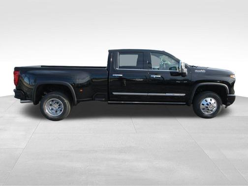 Black 2026 Chevrolet Silverado 3500 High Country