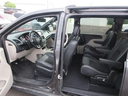 Granite Crystal Clearcoat Metallic 2020 Dodge Grand Caravan SXT