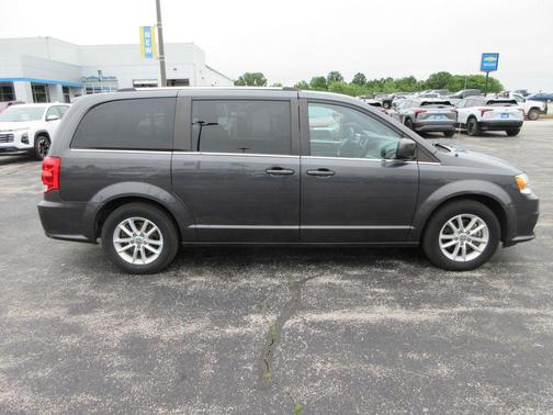 Granite Crystal Clearcoat Metallic 2020 Dodge Grand Caravan SXT