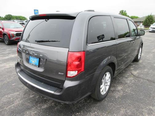 Granite Crystal Clearcoat Metallic 2020 Dodge Grand Caravan SXT