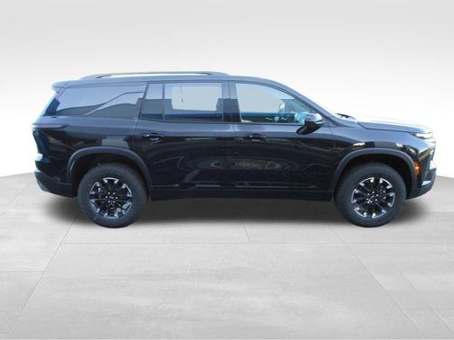 Mosaic Black Metallic 2026 Chevrolet Traverse Z71