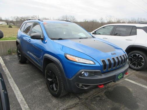 Hydro Blue Pearlcoat 2017 Jeep Cherokee Trailhawk