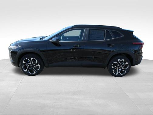 Mosaic Black Metallic 2026 Chevrolet Trax 2RS