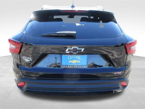 Mosaic Black Metallic 2026 Chevrolet Trax 2RS