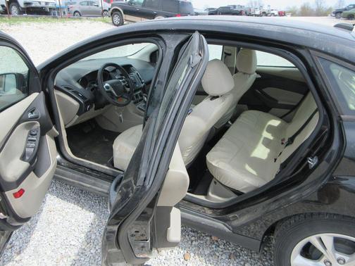 Tuxedo Black Metallic 2014 Ford Focus SE