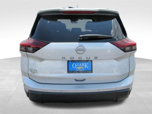Brilliant Silver Metallic 2025 Nissan Rogue SV