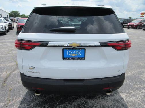 Summit White 2023 Chevrolet Traverse LT Cloth