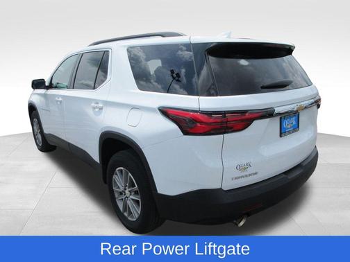 Summit White 2023 Chevrolet Traverse LT Cloth