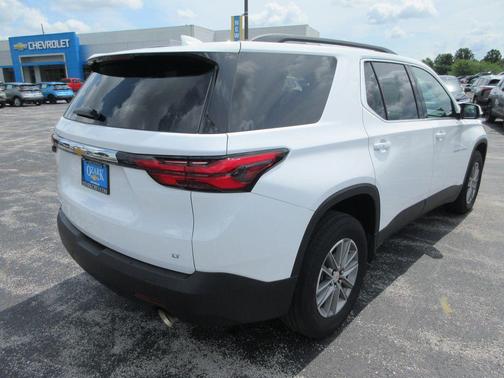 Summit White 2023 Chevrolet Traverse LT Cloth