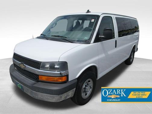 Summit White 2016 Chevrolet Express 3500 LT