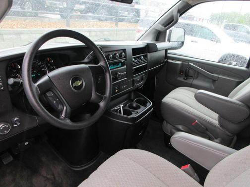 Summit White 2016 Chevrolet Express 3500 LT