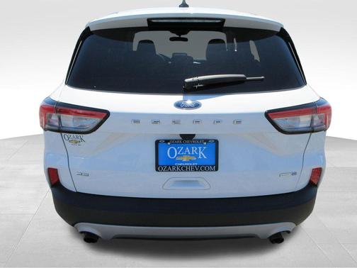 Oxford White 2020 Ford Escape SE