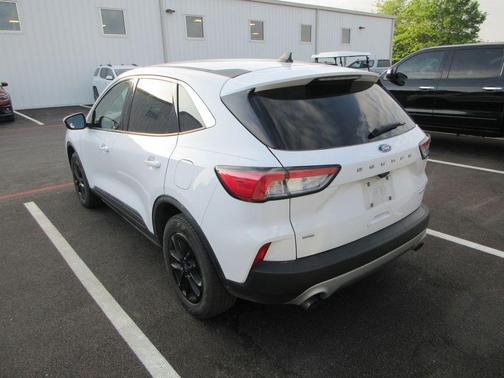 Oxford White 2020 Ford Escape SE