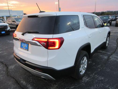 2017 GMC Acadia SLE-1