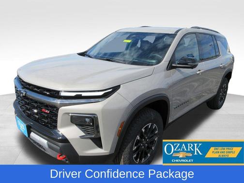 Sandstone Gray 2026 Chevrolet Traverse Z71