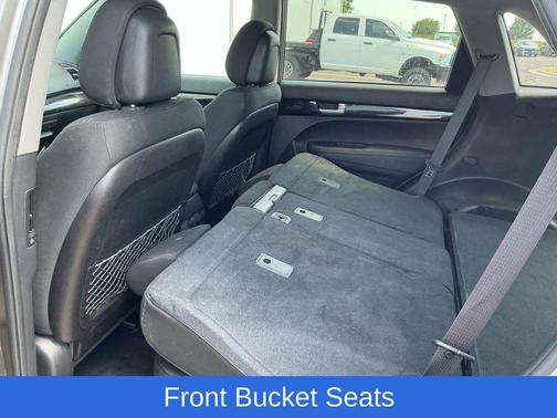 Titanium Silver 2015 Kia Sorento LX