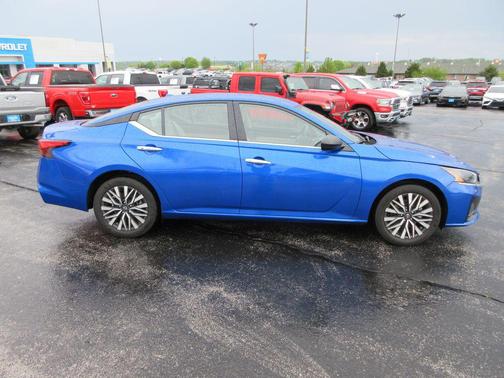 Bluestone Pearl 2025 Nissan Altima SV