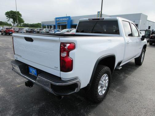 Summit White 2022 Chevrolet Silverado 2500 LT