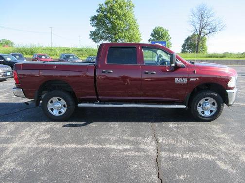 2018 RAM 2500 Tradesman Crew Cab 4x4 6'4' Box
