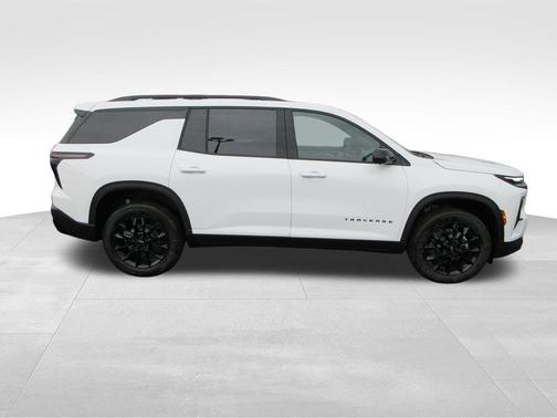 Summit White 2026 Chevrolet Traverse LT