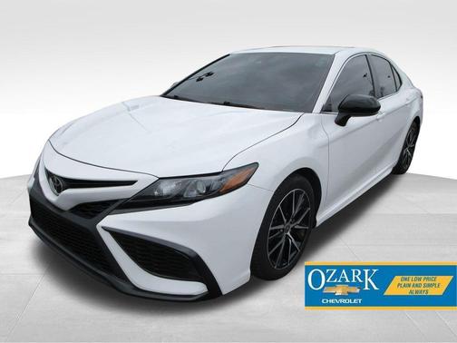 Wind Chill Pearl / Midnight Black Metallic 2021 Toyota Camry SE Nightshade