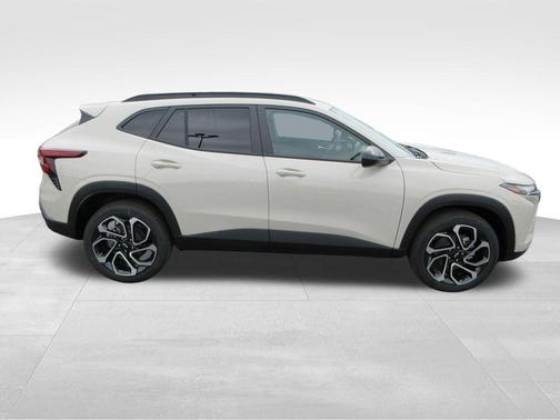 White Sand 2026 Chevrolet Trax 2RS