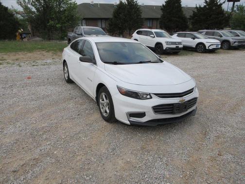 Summit White 2017 Chevrolet Malibu 1LS