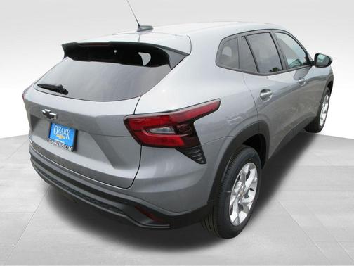 Sterling Gray Metallic 2026 Chevrolet Trax LS