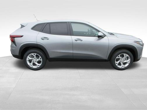 Sterling Gray Metallic 2026 Chevrolet Trax LS