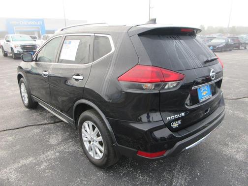 2020 Nissan Rogue SV