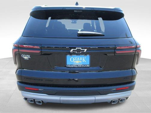 Mosaic Black Metallic 2027 Chevrolet Traverse Z71