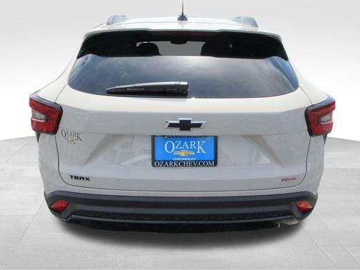 White Sand 2026 Chevrolet Trax 2RS
