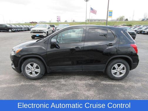 Mosaic Black Metallic 2021 Chevrolet Trax LS
