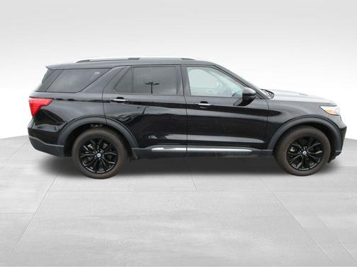 Black Metallic 2023 Ford Explorer Limited