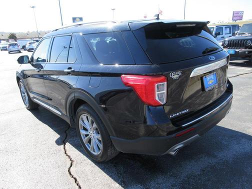 Black Metallic 2023 Ford Explorer Limited