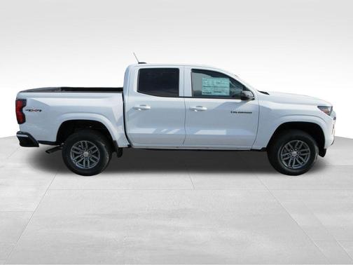 Summit White 2026 Chevrolet Colorado LT