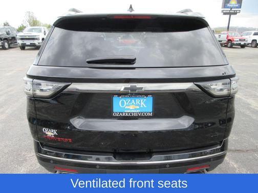 Mosaic Black Metallic 2021 Chevrolet Traverse Premier