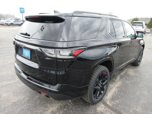 Mosaic Black Metallic 2021 Chevrolet Traverse Premier