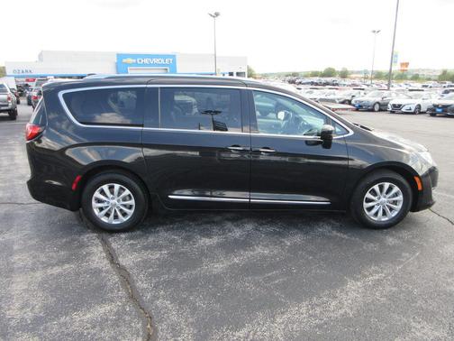 2018 Chrysler Pacifica Touring-L Plus